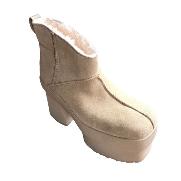 UGG Women's New Heights Platform Mini Mustard Seed, NWB Size 7.5 - Picture 7 of 9